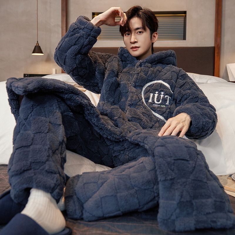 Pijamas de hombre Otoño e Invierno lana de coral engrosada forro polar cálido camisón acolchado de tres capas traje de franela para el hogar