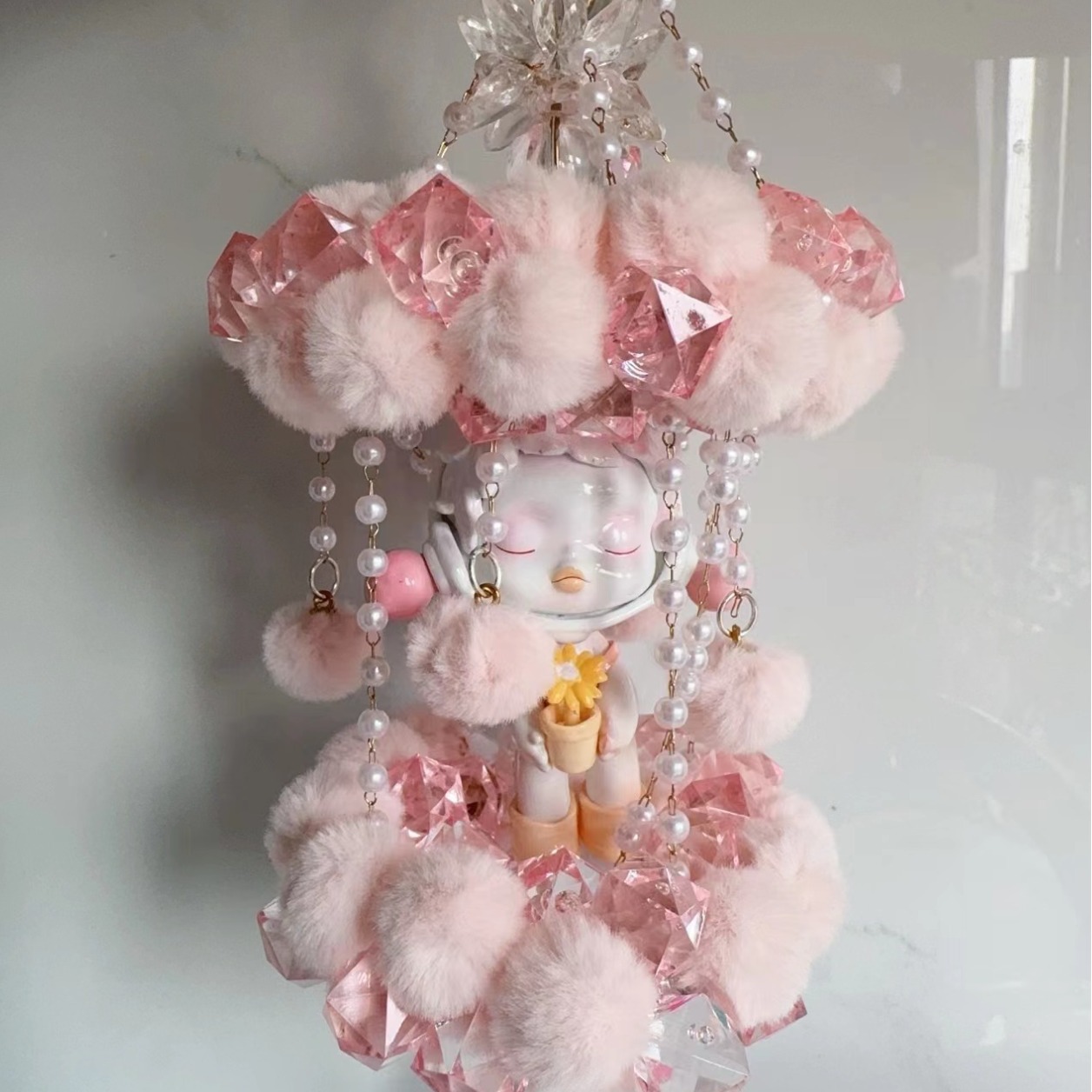 盲盒车挂 抖音直播拆盲盒车载装饰香妃毛球重工车挂泡泡码特成品