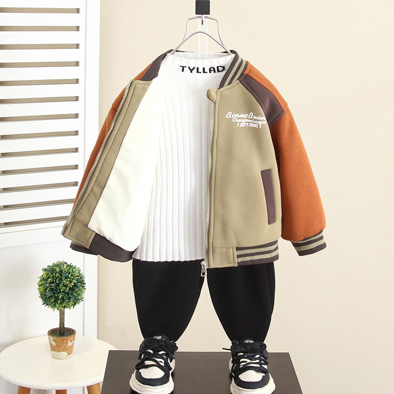 Verde militar más terciopelo