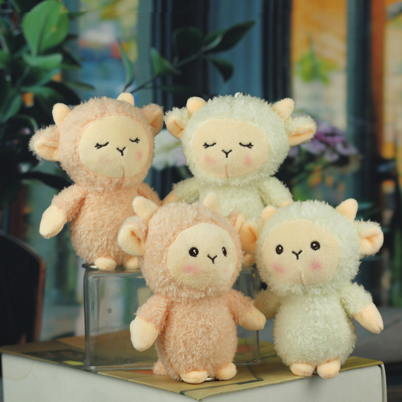 Super lindo Cordero muñeca colgante llavero Mini tamaño pequeño ovejas muñeca Ragdoll niños bolsa adornos image 6