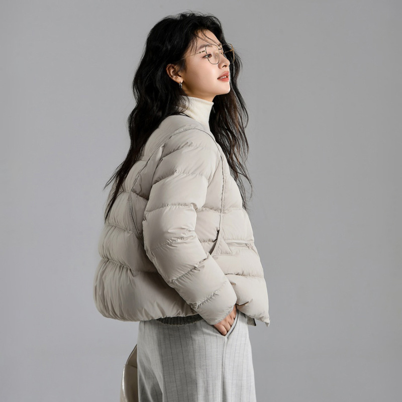 平湖轻薄羽绒服女冬季2025时尚单排扣保暖圆领时尚洋气小个子外套|undefined