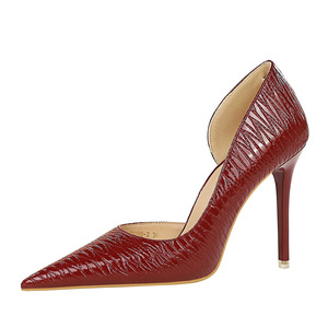 1298-2 Retro European and American Style Banquet High Heels, Thin Heels, Shallow Mouth, Pointed Embossed Lacquer Leather