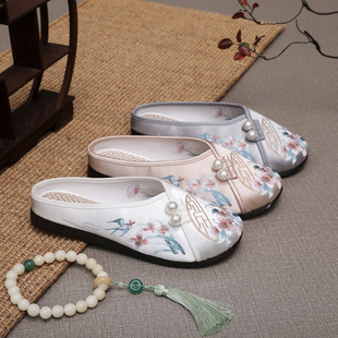 Dongyun 2025 Summer New Cloth Shoes Women's Flats Soft Sole New Chinoiserie Disc Buckle Embroidered Slippers Antique Embroidered Shoes