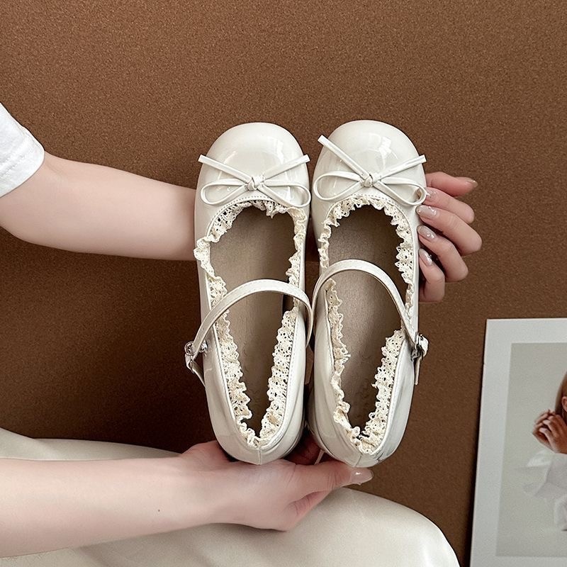 Arco de alta sensación temperamento ballet zapatos de cuero 2026 nuevo borde de encaje de verano aumento de la tendencia de zapatos marizhen