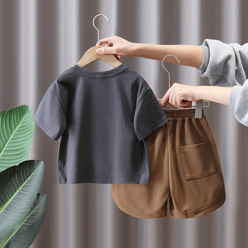 7135 traje de camiseta para niños pantalones cortos de manga corta de dibujos animados de verano de dos piezas verano de moda para niños 2025 nuevo verano