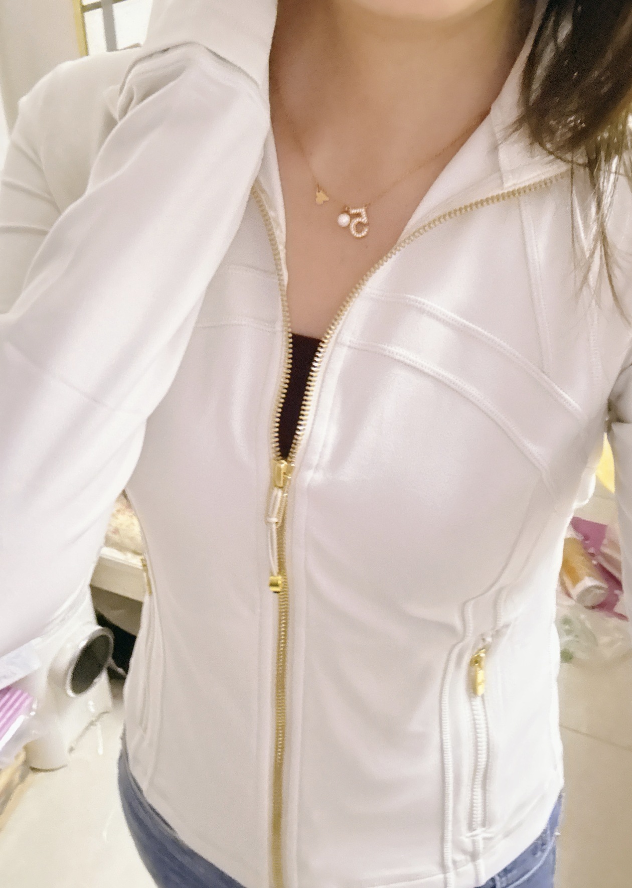 골드 지퍼 화이트 재킷