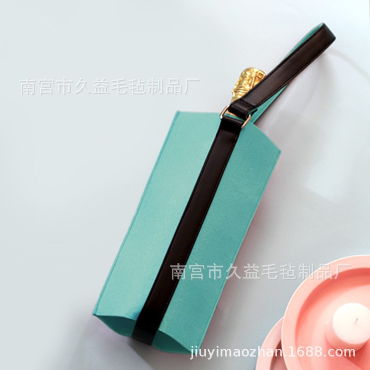 16609273208_1914468194