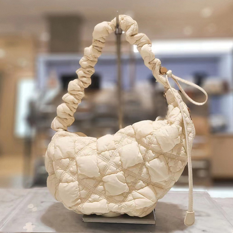 Niche bubble women's bag, versatile shoulder armpit bag, Korean style down jacket bag, casual crossbody bag, pleated cloud bag