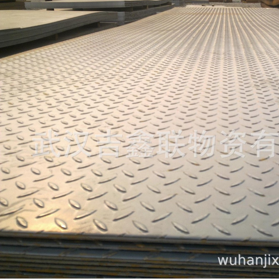 不锈钢花纹板镀锌花纹板批发零售价格优惠一张起售