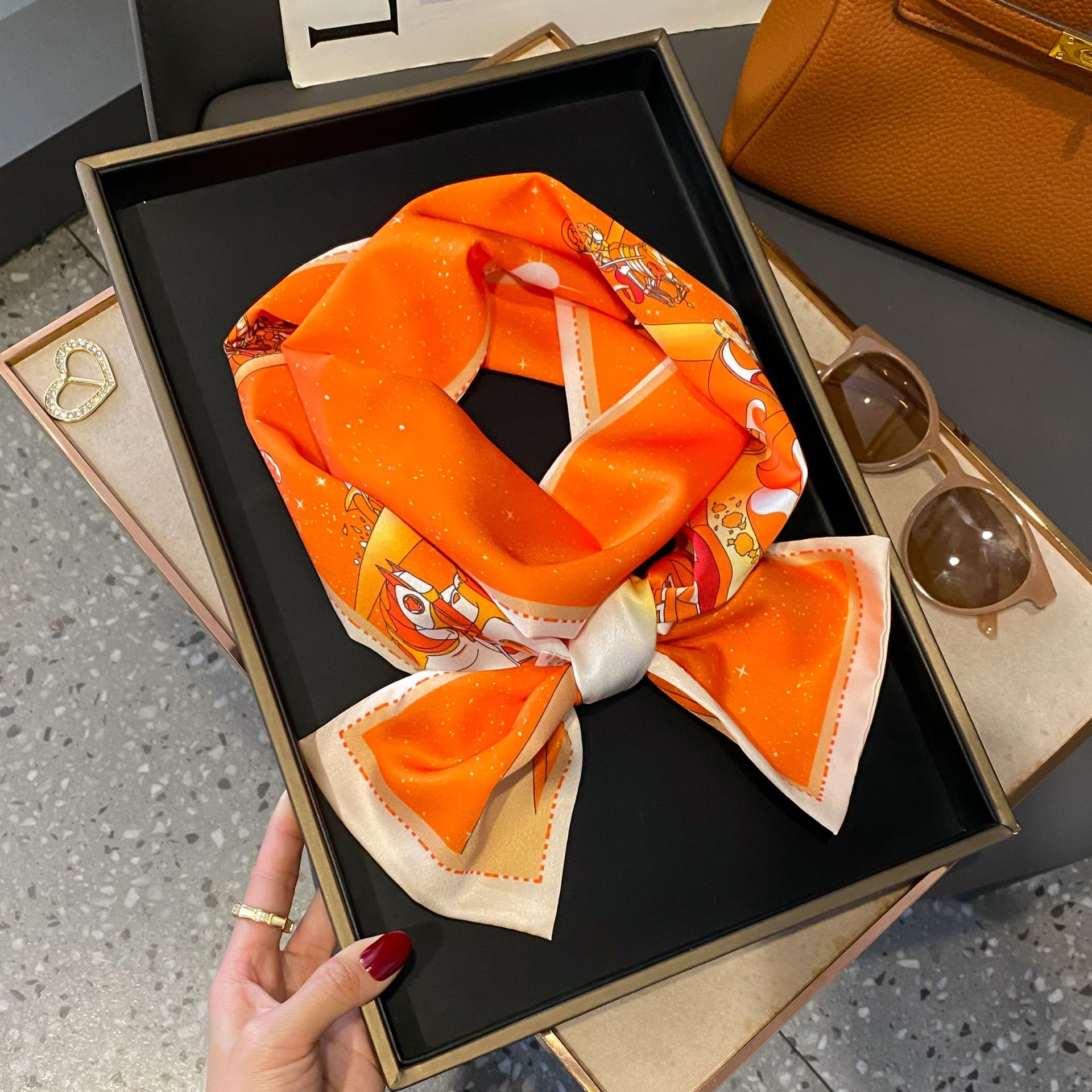 Nuevo bufandas de seda de impresión delgada y larga para mujeres nuevas bandas de moda de decoración profesional bufandas