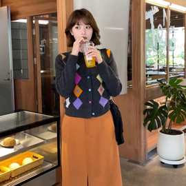 2025秋冬新款纯绵羊毛复古菱格手绣花朵彩扣针织开衫13
