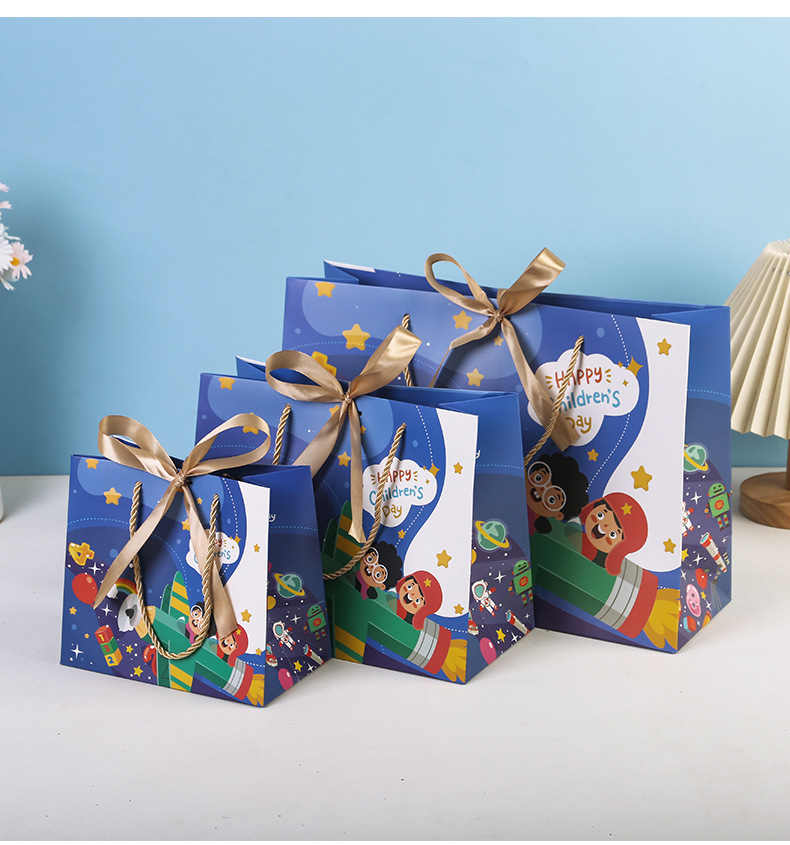 卡通飞船礼品袋_12.jpg