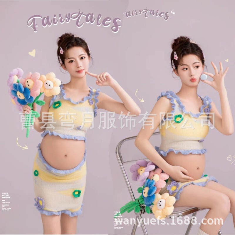 Dragon year pregnant women's studio dopamine theme Photo new autumn and winter cute suit pregnant mommy photography photo