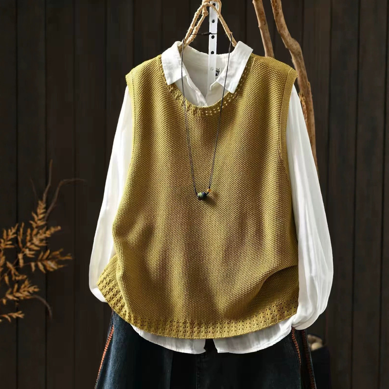 Artistic knit sleeveless vest, 2026 retro minimalist solid color round neck, relaxed fit, versatile loose vest for women Artistic knit sleeveless vest, 2026 retro minimalist solid color round neck, relaxed fit, versatile loose vest for women