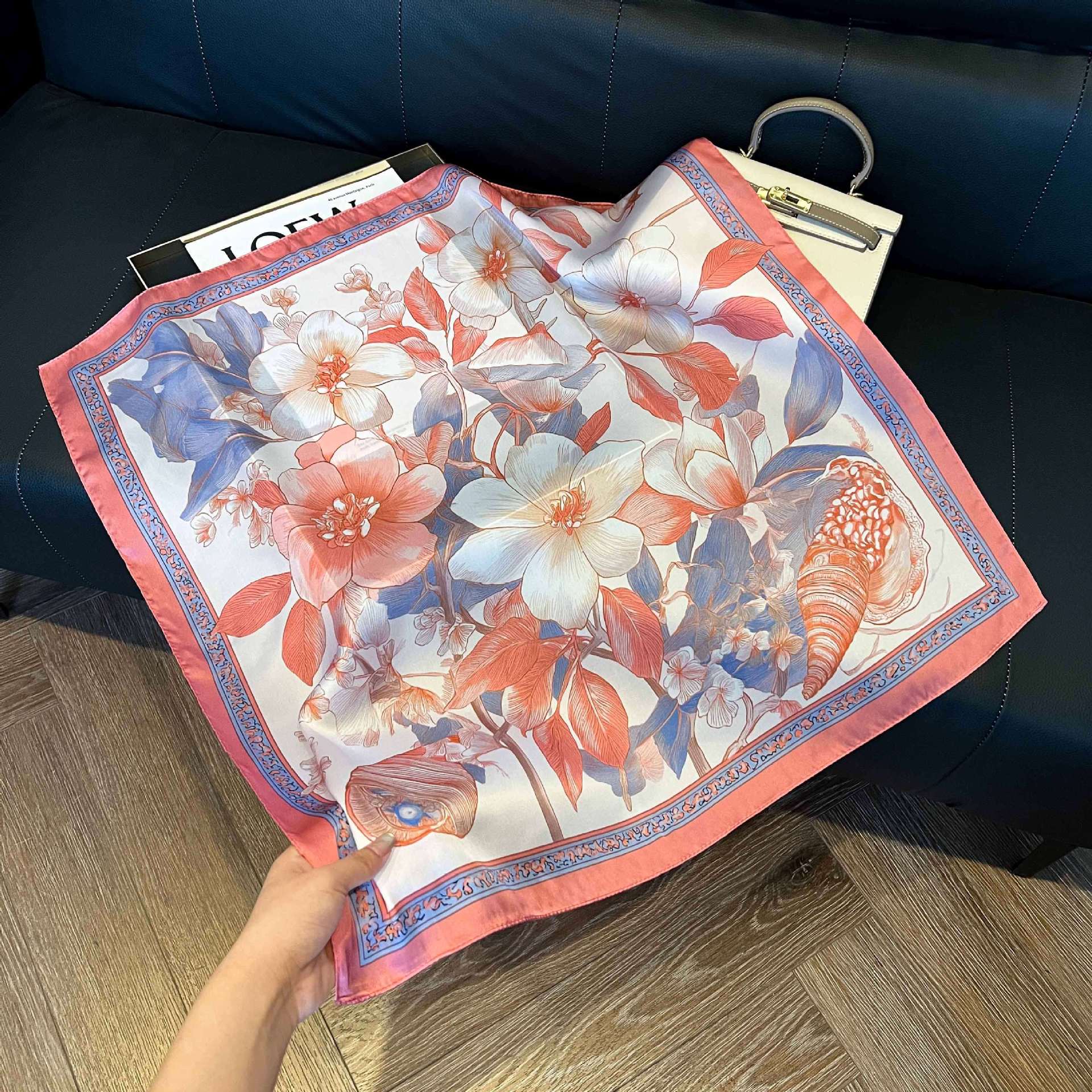 Transfronterizos nuevos bufandas de seda azul de alto nivel de seda cuadrada de simulación bufandas de moda de decoración de moda de combinación bolsa correa de pelo bufandas profesionales