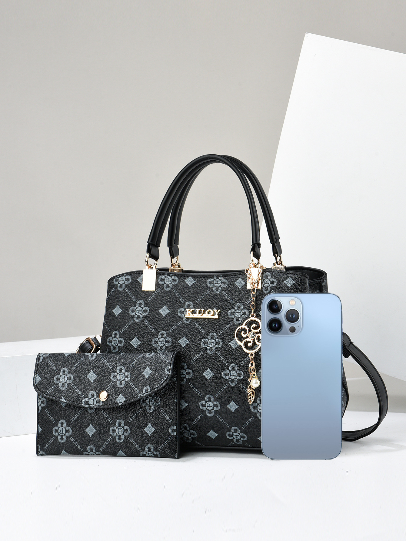 Femmes Grande Faux Cuir Impression Vêtement De Rue Carré Fermeture Éclair Sac À Main display picture 36