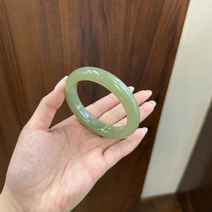 Lake Water Green Bracelet 56.5 Circle Ice Permeable and Fresh Natural Foundation Delicate