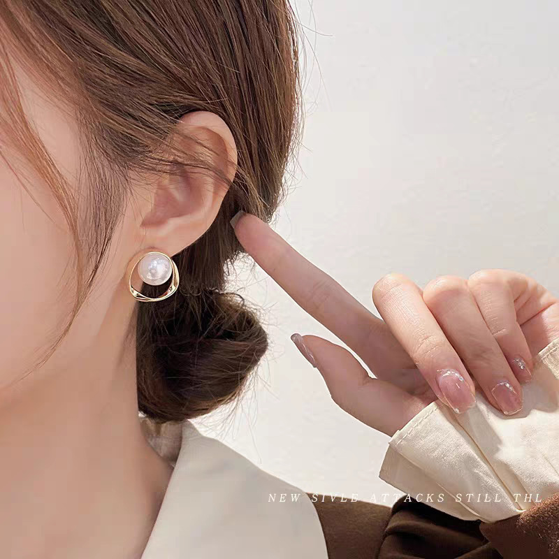 32 # Half circle pearl earrings