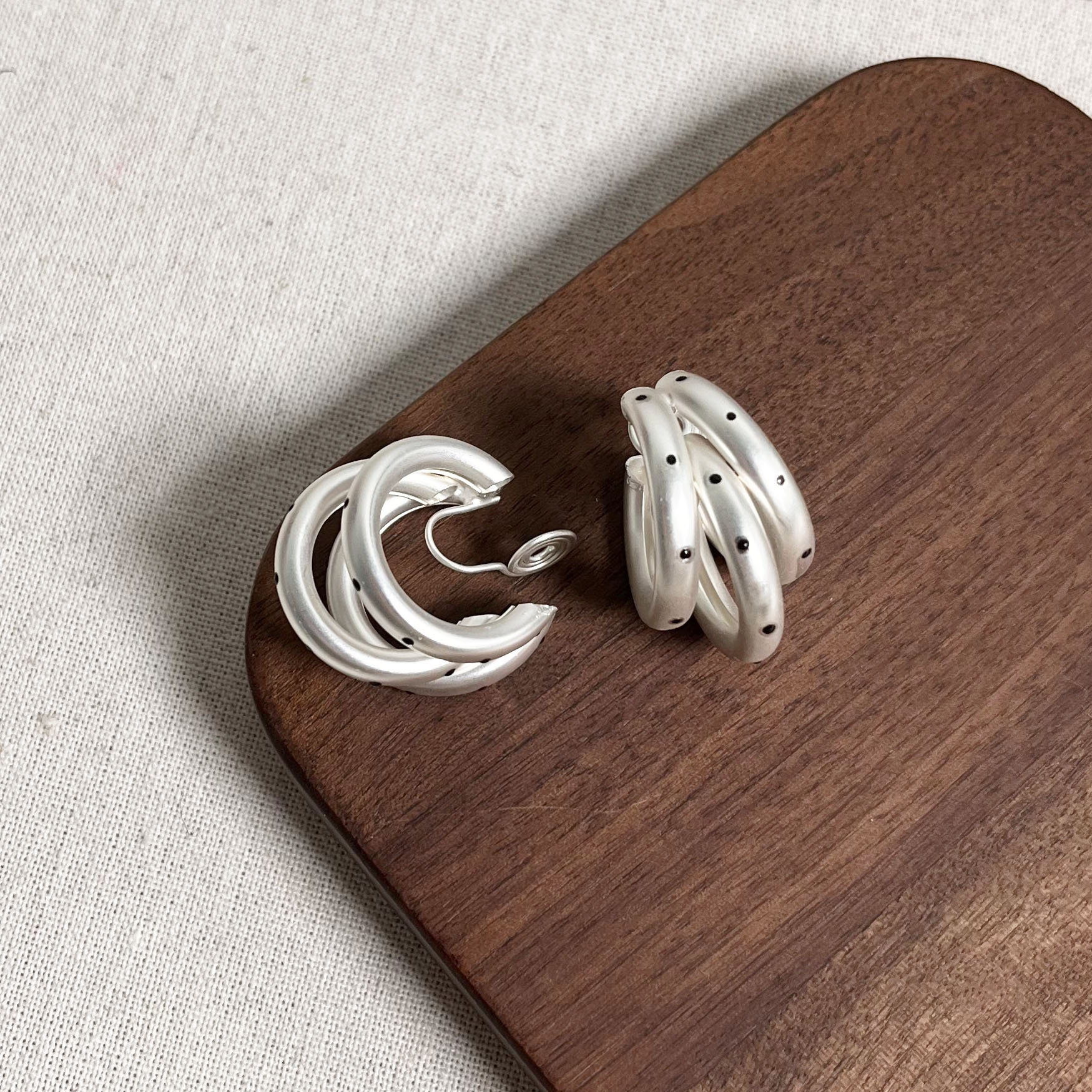 52# silver polka dot multi-circle ear clips