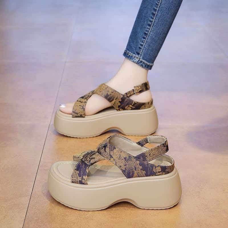 Sandalias romanas para mujeres 2026 verano nueva moda casual con falda de estilo nacional aumentando suela gruesa zapatos de playa