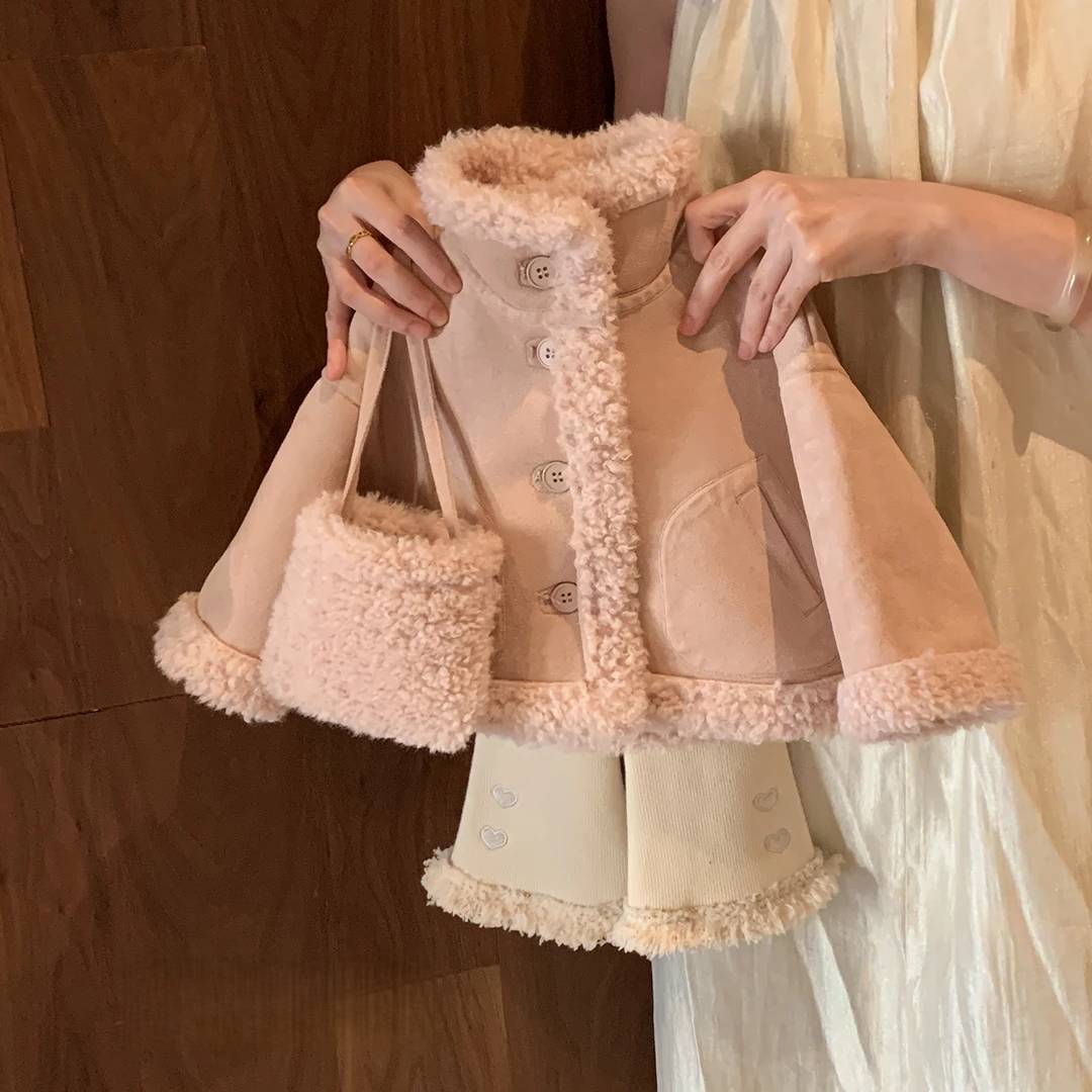 Dulce niña de piel de águila abrigo de invierno 2025 nuevo abrigo de cachemira de cordero de niña pequeña y media