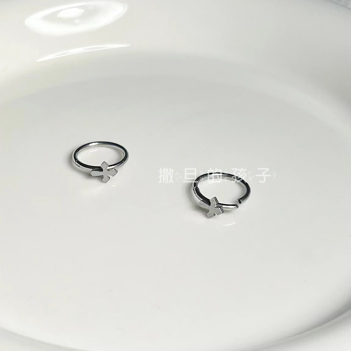 Pointed titanium steel lip stud product view