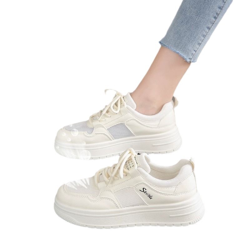 Pequeños zapatos blancos para mujeres 2024 nuevos zapatos de verano de malla ventilada hueca delgada zapatos de malla de suela suave zapatos de skate