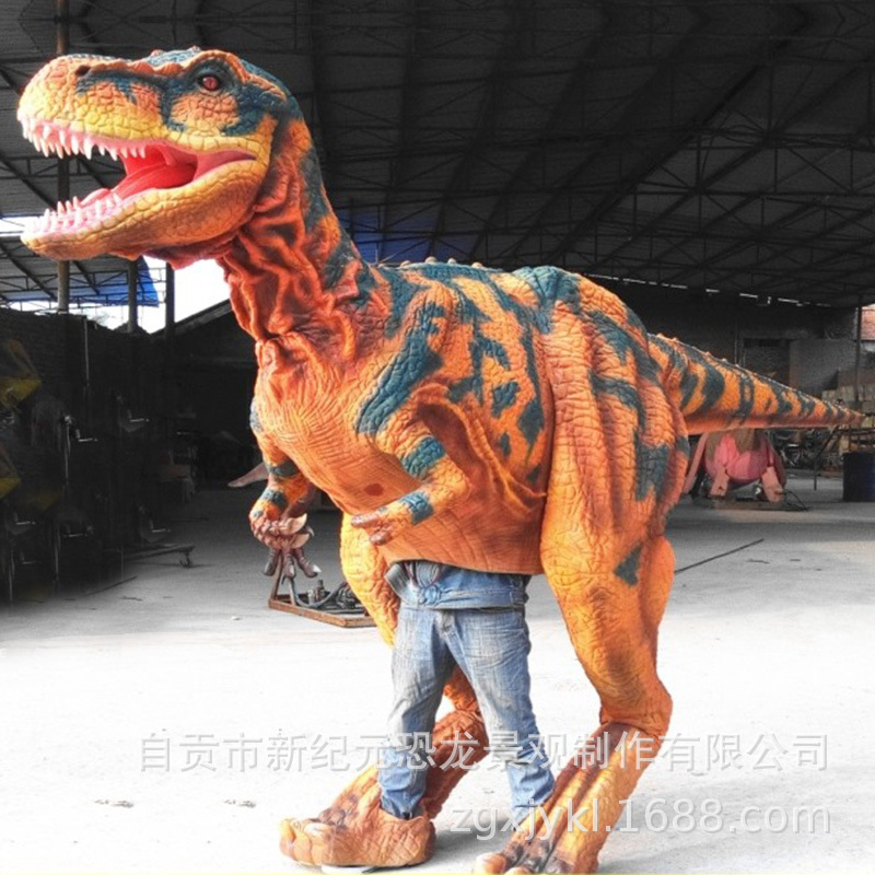 La chaqueta de dinosaurio de simulación a gran escala se puede usar con trajes de dinosaurio.