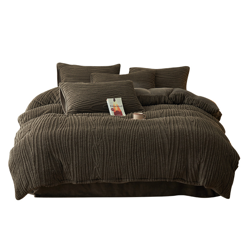 Invierno engrosado leche cama de terciopelo conjunto de cuatro piezas 2025 nueva sábanas de terciopelo de coral de flange más edredón cubierta de terciopelo tallado