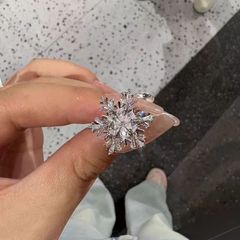 恋と深空黎深周辺回転雪花ジルコン指輪軽豪華気質小衆高級同ブローチアクセサリー