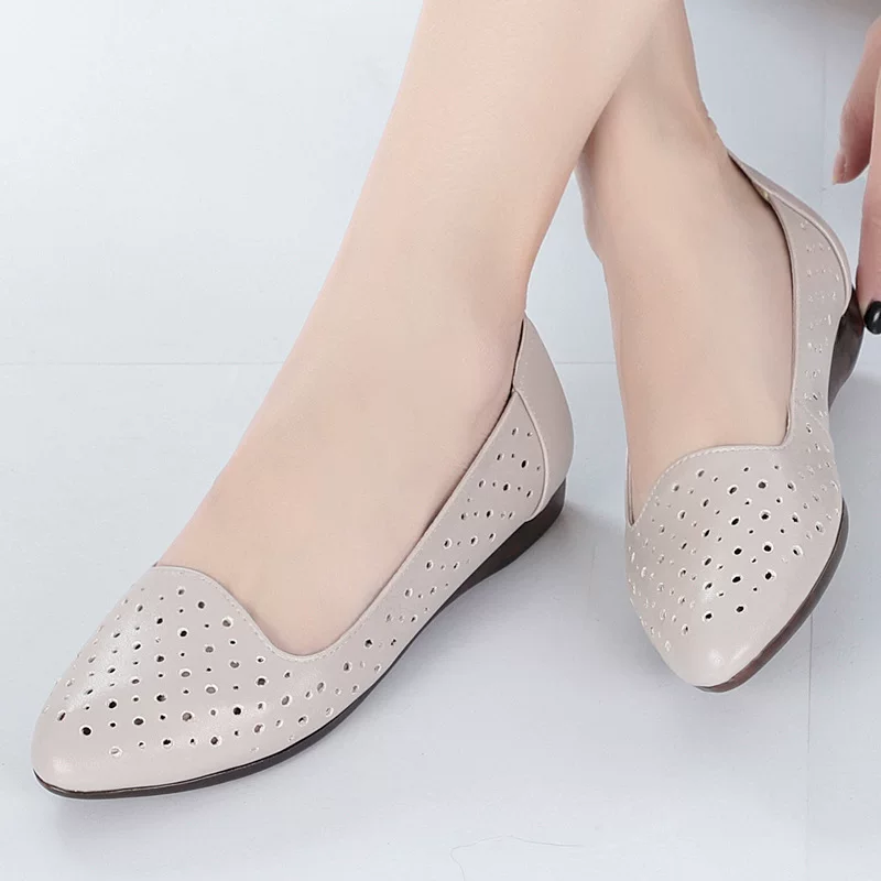 Summer big shoes for leather shoes for mother, breathable sandals, plus size