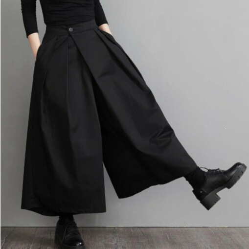 Spring and Autumn Loose Wide-Leg Pants Skirt with High-Waist Design, Versatile Pleated Nine-Point Skirt Pants for Men and Women, Suitable for Commuting and Casual Wear