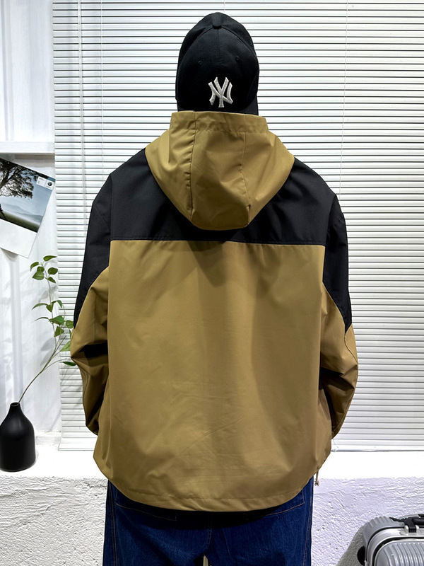 冲锋衣春秋户外薄款登山服防水情侣风衣夹克休闲2025新款男士外套|undefined