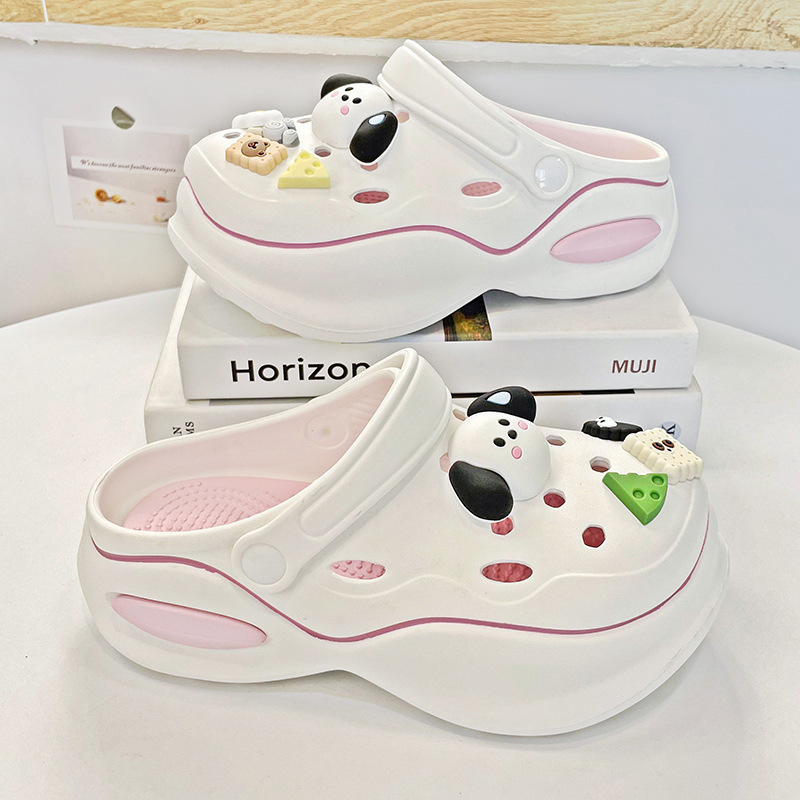 Nueva calidad de bricolaje, zapatos con agujeros, mujeres al por mayor, 2025, uso de verano, fondo grueso de dibujos animados, pisando mierda, sandalias Baotou, cabello