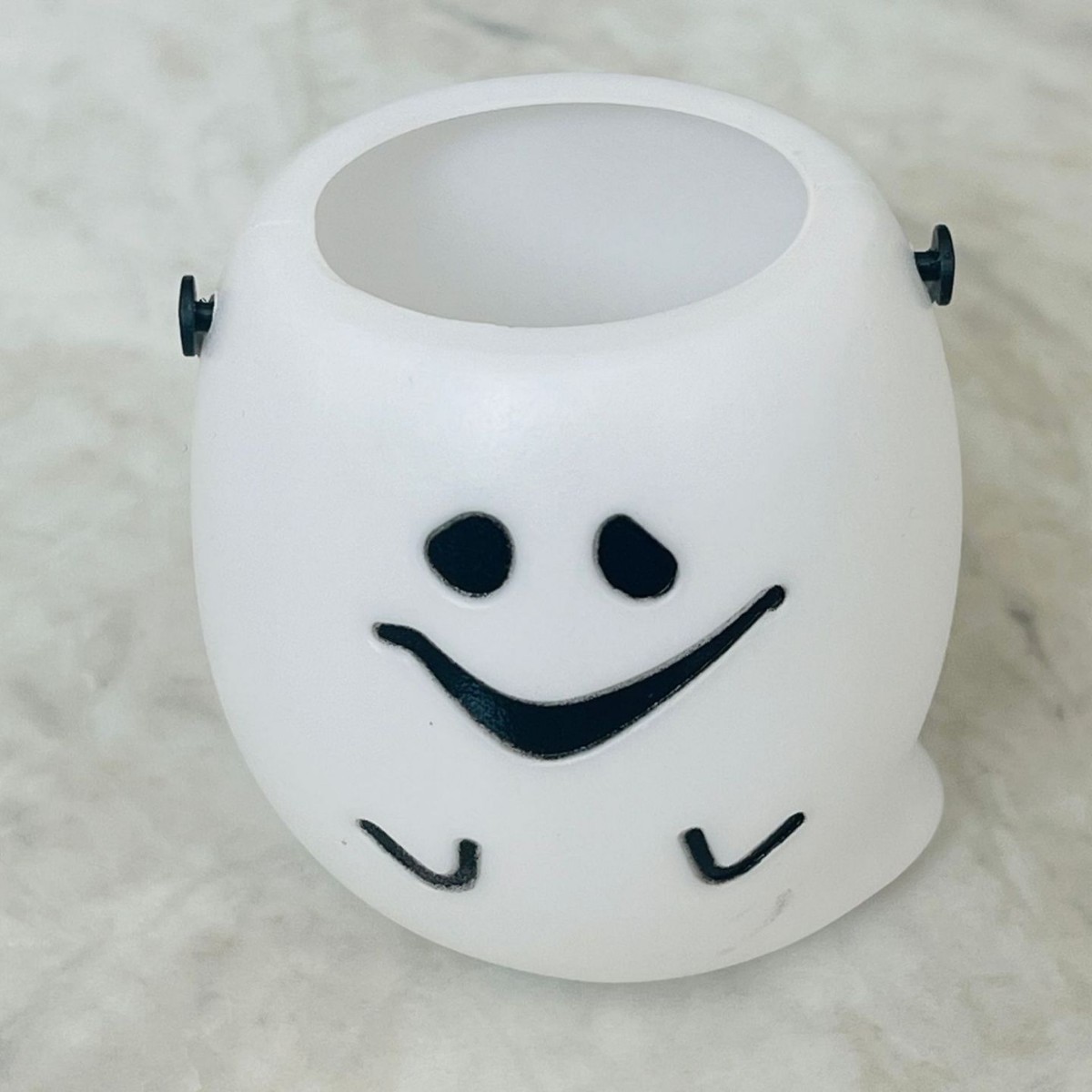 Inventario al por mayor de todo tipo de Halloween portátil mini niños barril de azúcar fantasma día esqueleto de plástico pequeña calabaza lata