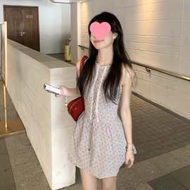 开春绝美法式气质小个子无袖碎花背心短裙2026夏季新款连衣裙子女
