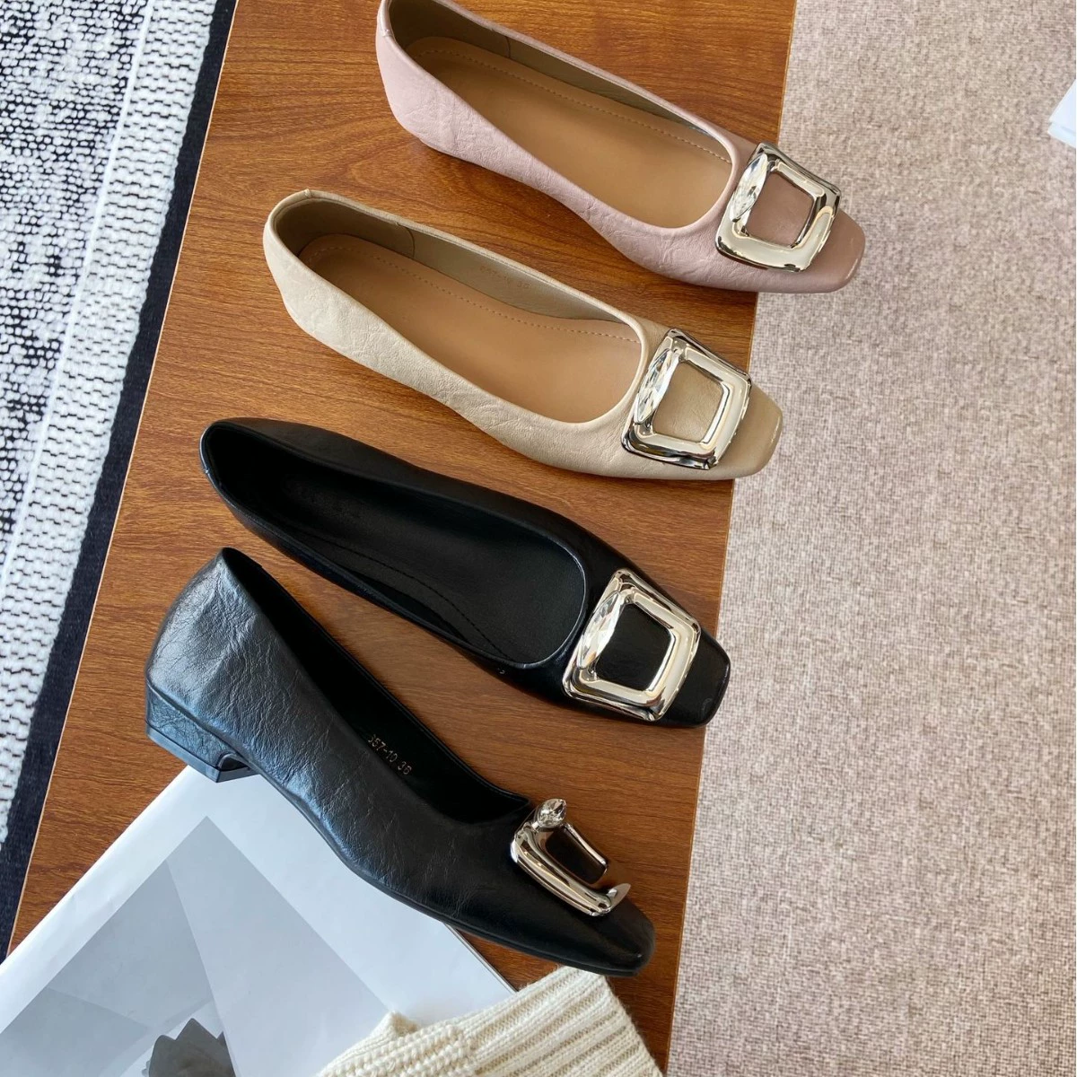 Элегантные черные туфли-лодочки с квадратным носком и пряжкой для женщин, весна-осень 2025, новые, из мягкой кожи, на мягкой подошве, для повседневной носки.