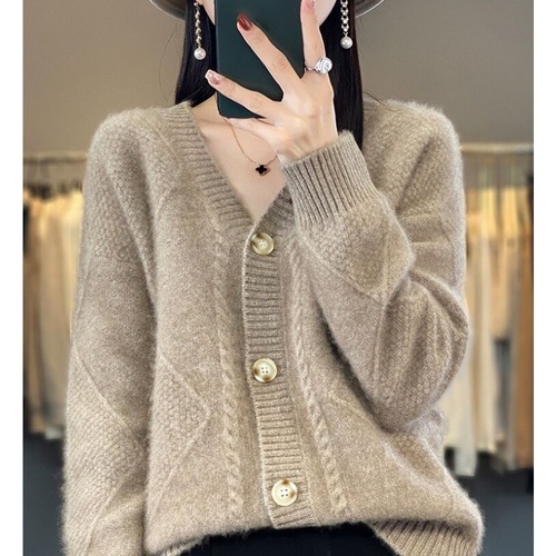  Autumn/Winter New V-neck Cashmere Cardigan for Women, Long Sleeve, Diamond Pattern, Loose and Lazy Wool Knit Sweater Outerwear