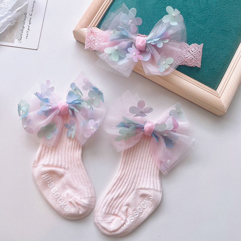 Bow combination in flowers