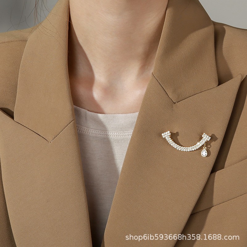 미니 귀여운 안티 러닝 라이트 버클 틈새 브로치 여성용 핀 고정 의류 장식 칼라 핀 절묘한 라인스톤 아티팩트