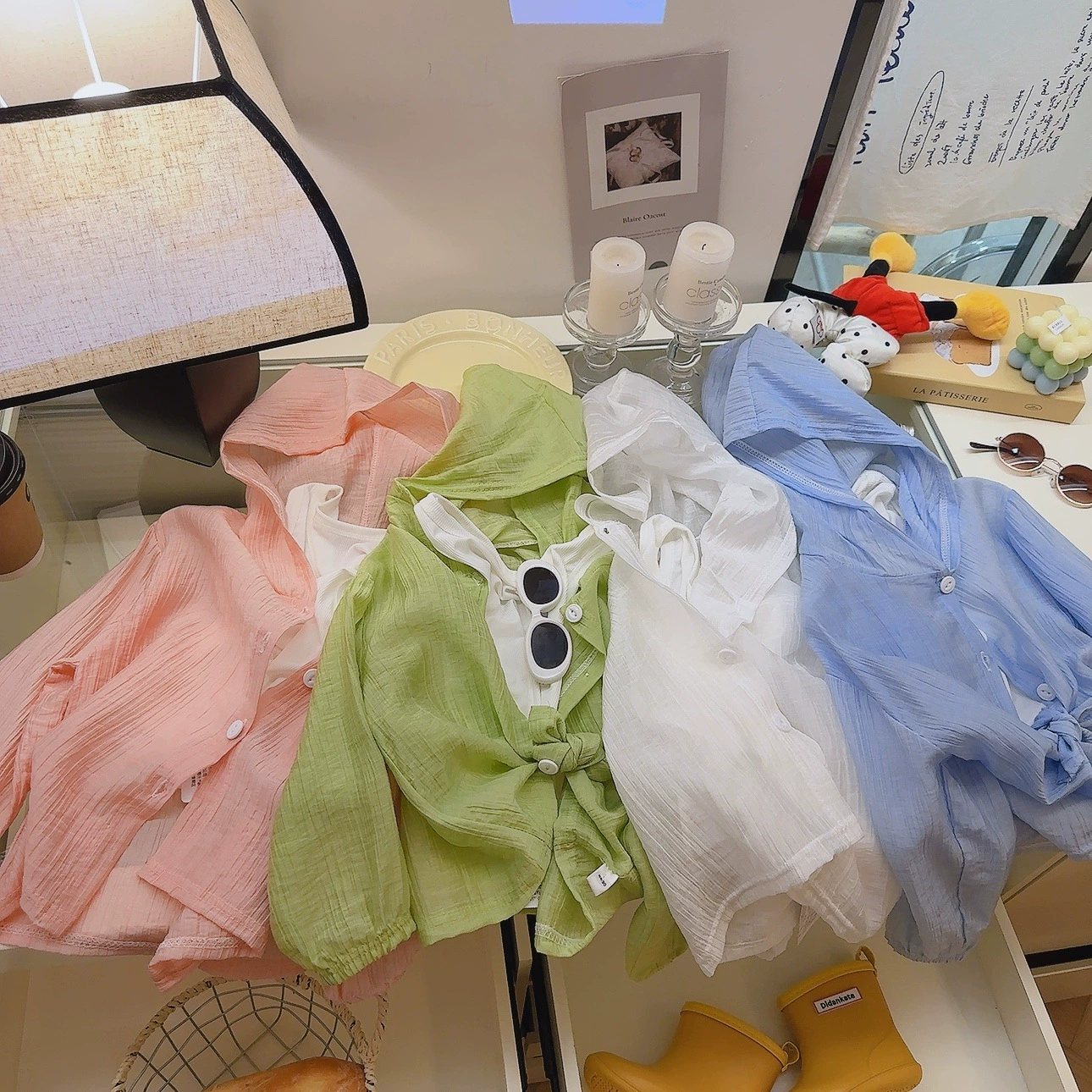 [Комплект из двух предметов] Детская солнцезащитная одежда, дышащая тонкая куртка из ледяного шелка, летняя солнцезащитная одежда для мальчиков и девочек, легкая средняя и большая детская одежда