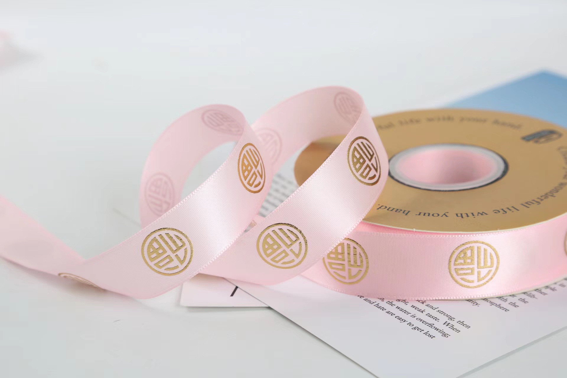 2.5CM Fufu estampado cinta rojo Año Nuevo regalo de mano de flores materiales de embalaje cinta al por mayor