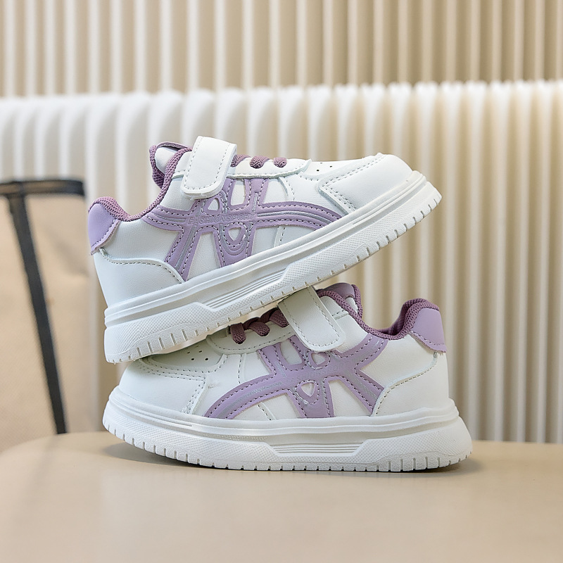 Zapatos blancos para niños 2026 primavera nuevos zapatos deportivos para niños zapatos de plancha suave zapatos casuales para niñas zapatos para bebés