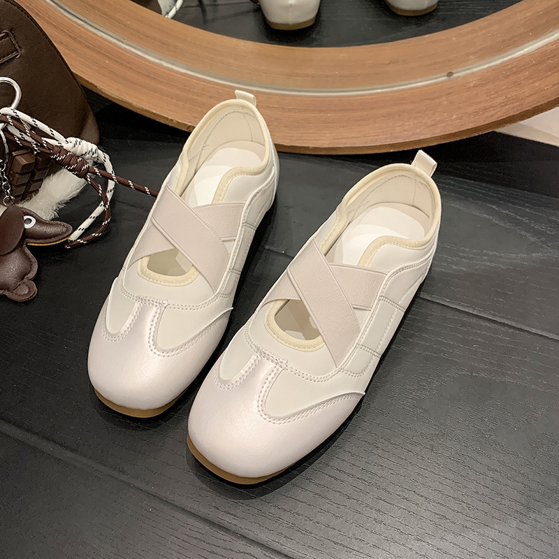 Aumentar la altura de la parte inferior gruesa de las zapatillas de verano de las mujeres europeas nuevas zapatillas pequeñas de alta calidad