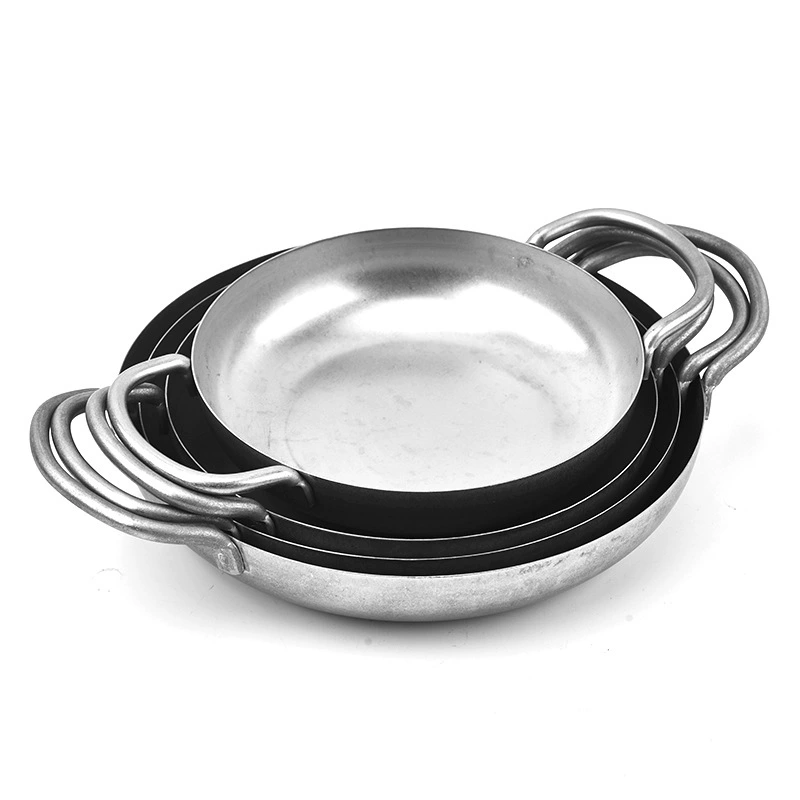 Factory wholesale double -eared stainless steel dry pot creative flat bottom round -shaped crayfish seafood plate Baked rice plate hot pot