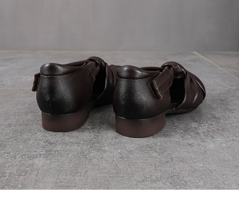 Sandal da bò thật thủ công quai chữ V bít mũi, gót thấp, khóa dán — màu đen chi tiết 15