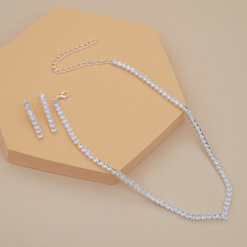 42g Weight Artificial Rhinestones Inlay Material Jewelry Set Classification Earrings + Necklace Quantity Holiday, Banquet Occasion Copper Material Geometric Pattern Women's Gender Plating Design Simple Style Style Copper Plating Geometric Artificial Rhinestones Jewelry Set 2