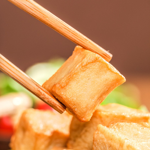 Hong Kong style golden fish tofu, fish egg skewers, oden cooking ingredients, spicy curry fish balls, hot pot ingredients wholesale