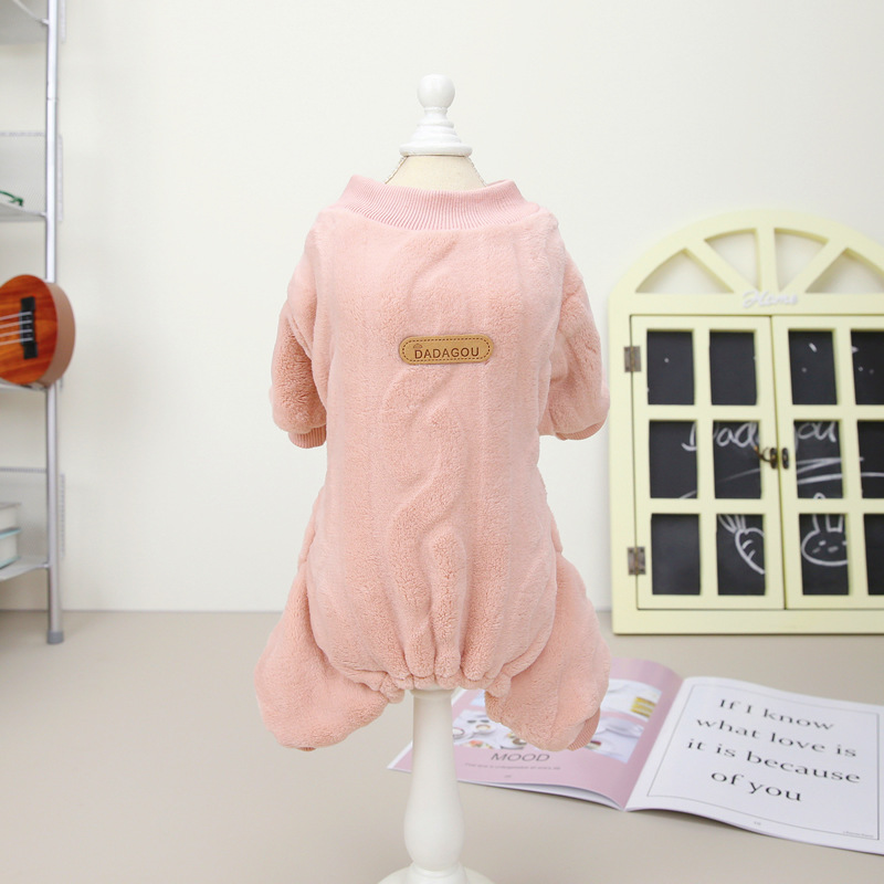 Mascota de cuatro patas ropa de terciopelo gato y perro ropa de otoño e invierno nueva ropa de terciopelo de cuatro patas mascota 22 giro de cuatro patas ropa de terciopelo