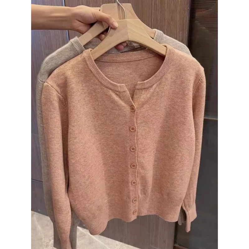 Spring and Autumn Thin Knitted Cardigan for Women, Korean Style, Round Neck, Loose Short Outer Sweater Jacket Top Spring and Autumn Thin Knitted Cardigan for Women, Korean Style, Round Neck, Loose Short Outer Sweater Jacket Top